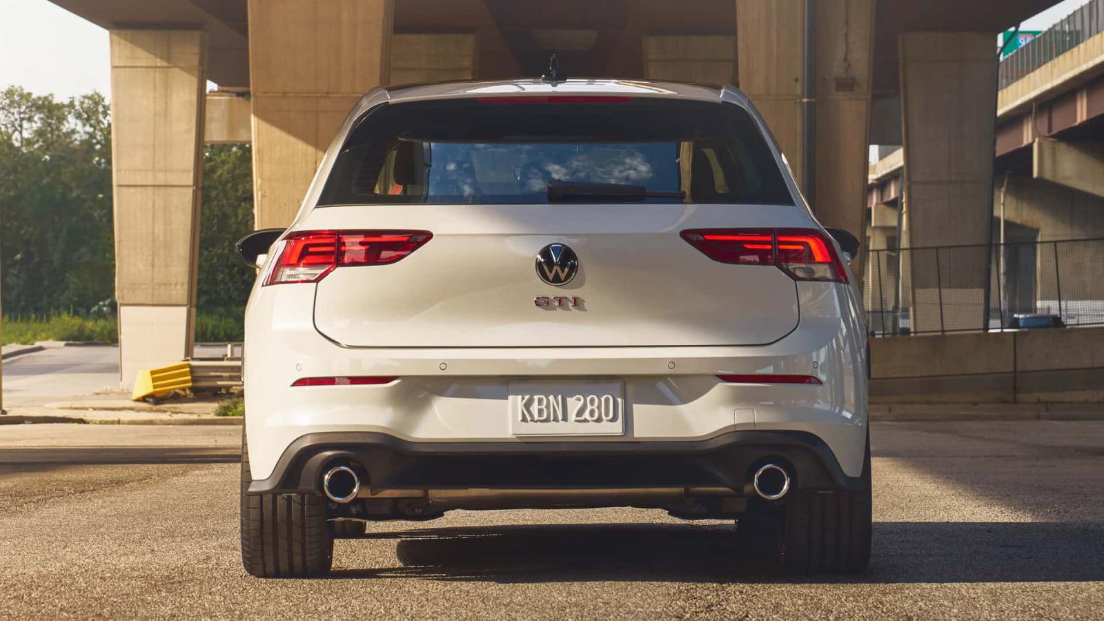 Το VW Golf GTI 380 είναι το τελευταίο με χειροκίνητο κιβώτιο 